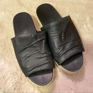 J/SLIDES Platform NYC Leather Sandals Black Sz 7